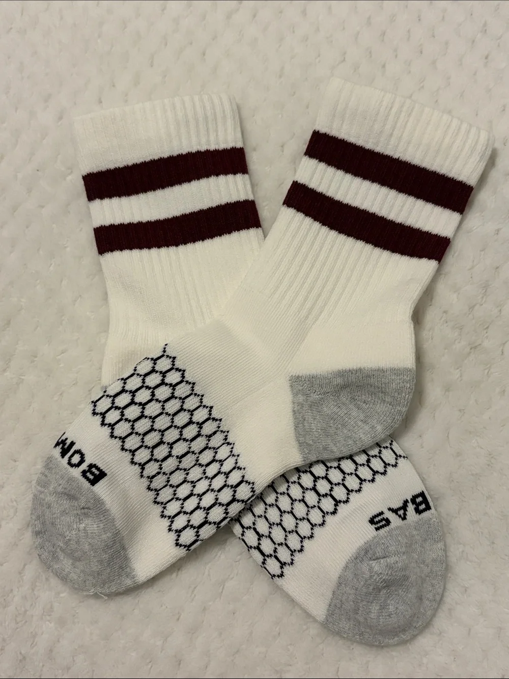 NWOT Bombas Vintage Stripes Half Calf Socks - White With Burgundy Stripes-Small